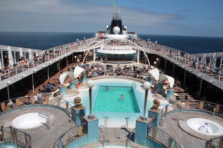 الرحلات البحرية تجذب السياح في أوروبا