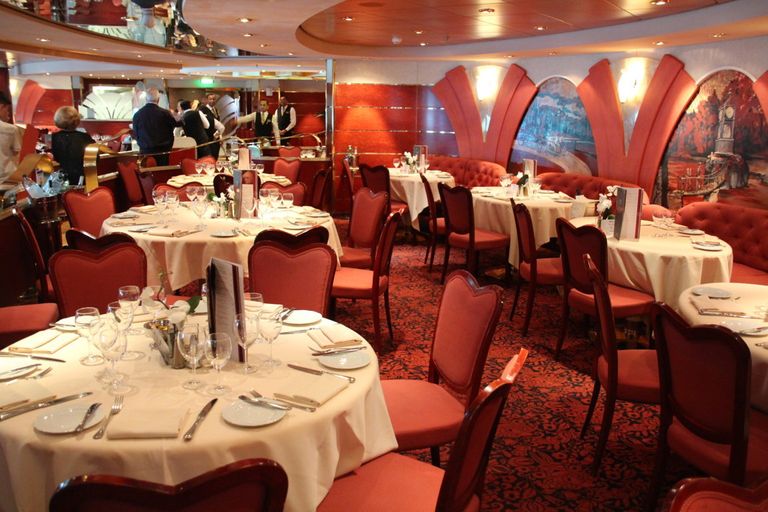 الرحلات البحرية تجذب السياح في أوروبا