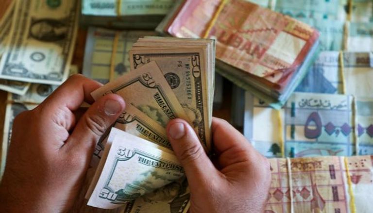 الليرة اللبنانية تعزز مكاسبها أمام الدولار