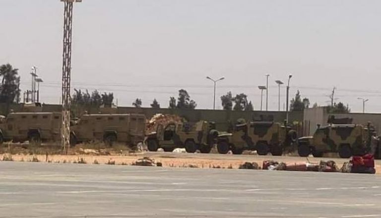 عناصر من الجيش الليبي في طريقها إلى مدينة القطرون