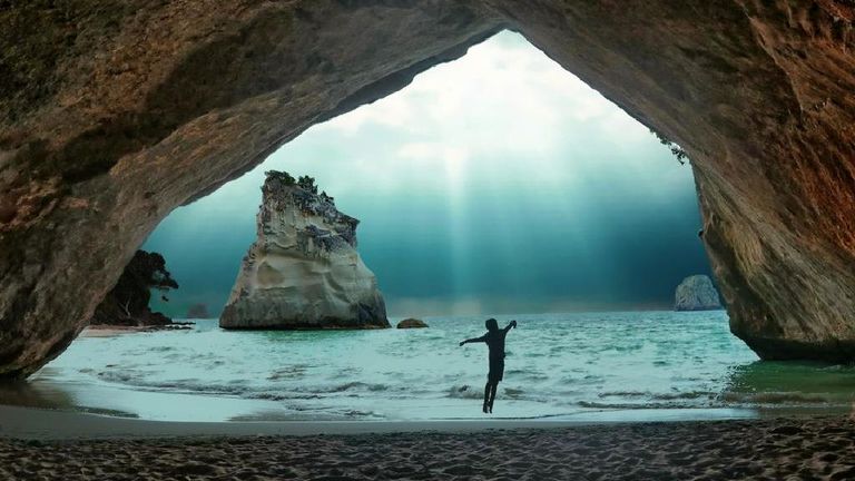 شاطئ كورومانديل من أجمل شواطئ نيوزيلندا  أجمل شواطئ نيوزيلندا..7 شواطئ لا مثيل لها على الأرض