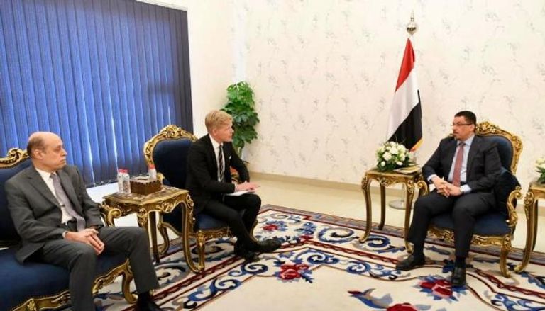 جانب من لقاء وزير خارجية اليمن بالمبعوث الأممي