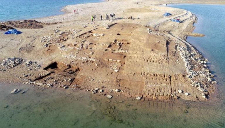 المدينة الأثرية بعد انحسار مياه خزان الموصل عنها