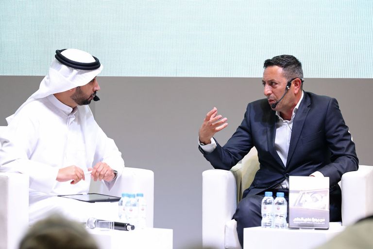 من فعاليات جلسة إطلاق النسخة الإنجليزية من كتاب مَن يجرؤ على الحلم