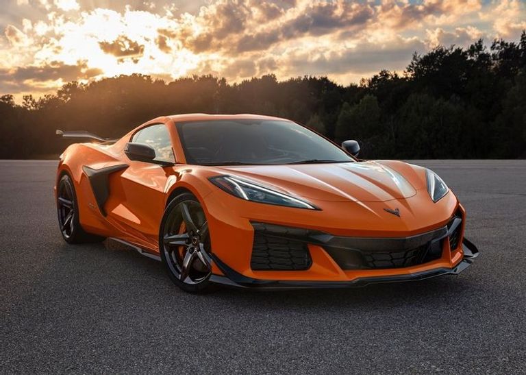 Chevrolet Corvette C8 Z06  أكيورا Acura Integra