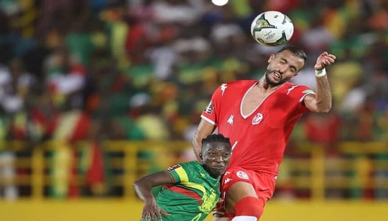 نادر الغندري نجم منتخب تونس ضد مالي في تصفيات كأس العالم 2022 نادر الغندري نجم منتخب تونس