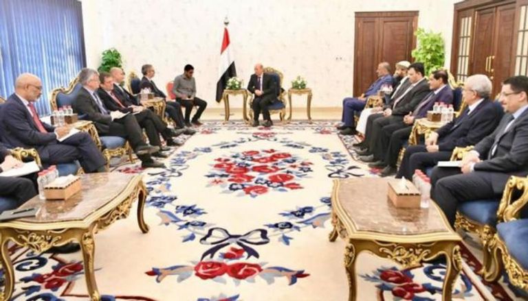 جانب من اجتماع موسع لمجلس القيادة الرئاسي وسفراء أوروبا لدى اليمن