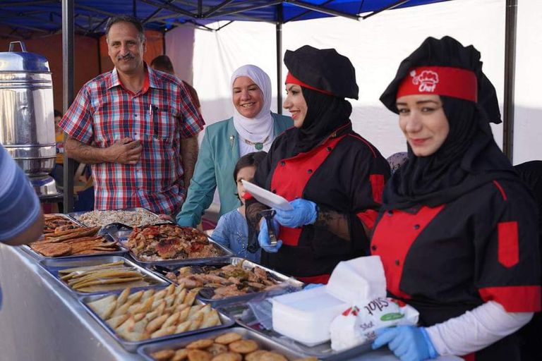 عرض فلكلوري في مهرجان تراث الموصل