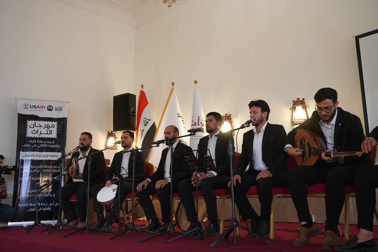 عرض فلكلوري في مهرجان تراث الموصل
