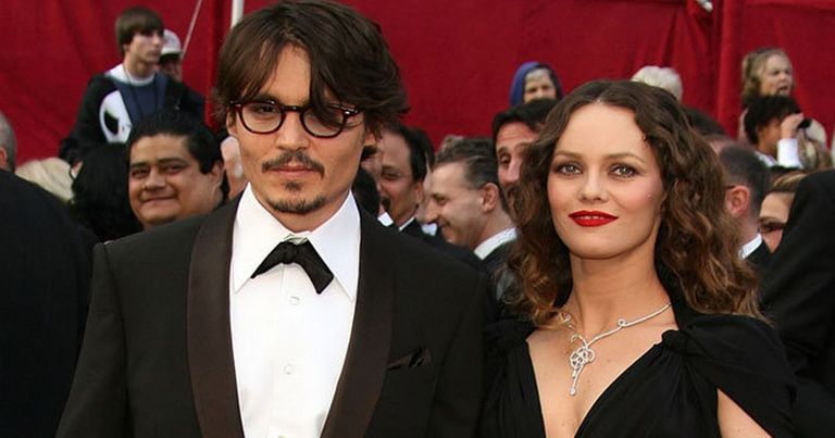 ليلي روز ديب برفقة والدها الممثل الأمريكي جوني ديب