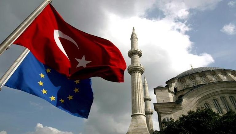 علما تركيا والاتحاد الأوروبي - أرشيفية