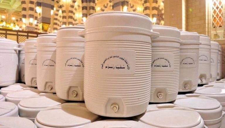 عبوات ماء زمزم المخصصة للسفر جوا