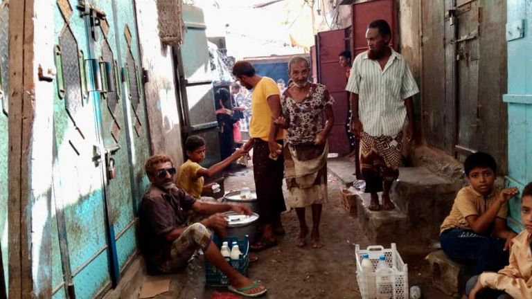 سوق شعبية في مدينة الحديدة