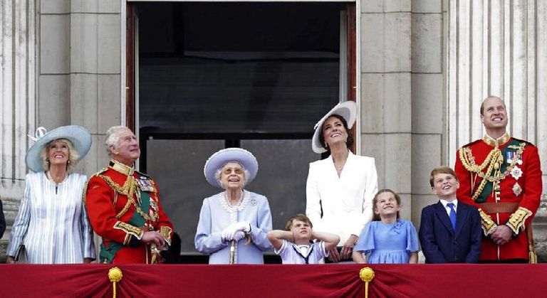 كيم كارداشيان وحبيبها بيت ديفيدسون