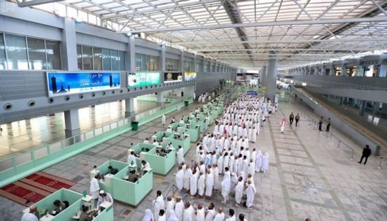 حجاج في مطار سعودي