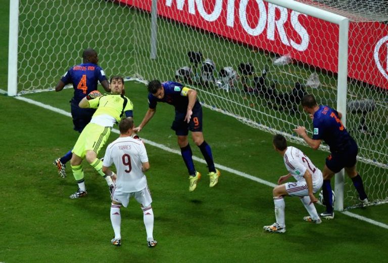 هولندا وإسبانيا في 2014 لويس فان جال مدرب هولندا