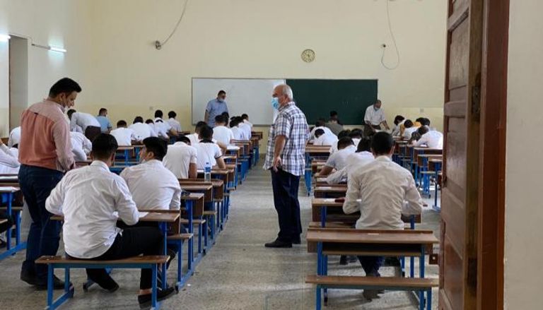 طلبة عراقيون يؤدون الأمتحانات النهائية 