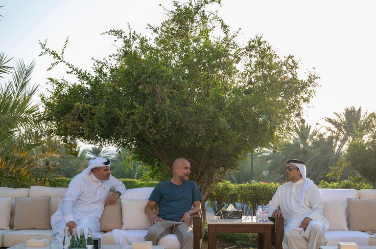 الشيخ منصور بن زايد آل نهيان وجوارديولا