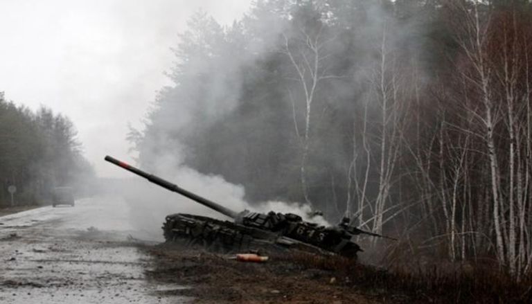 دبابة روسية مدمرة جراء قصف أوكراني