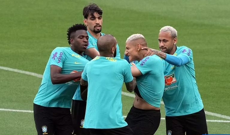 اشتباك فينيسيوس وريتشارليسون