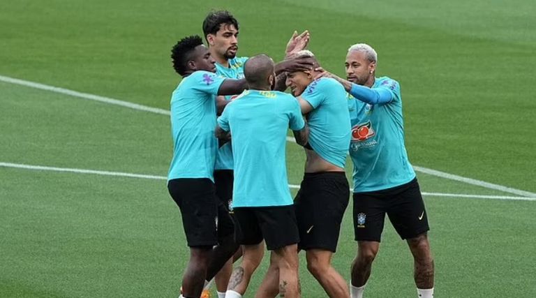 اشتباك فينيسيوس وريتشارليسون