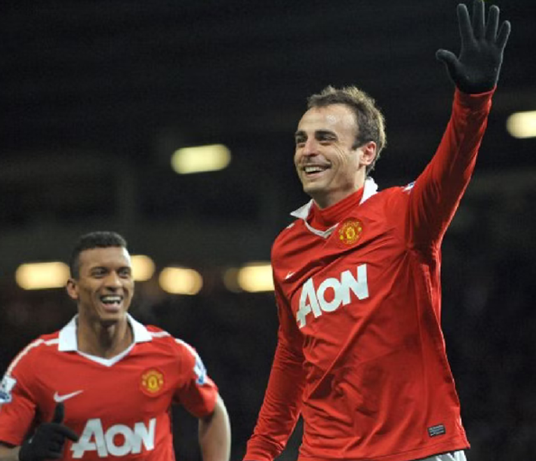 ديميتار بيرباتوف نجم مانشستر يونايتد السابق ليونيل ميسي قائد منتخب الأرجنتين ضد إستونيا