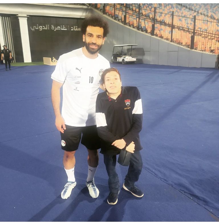 محمود الصايغ خلال حديثه مع محمد صلاح