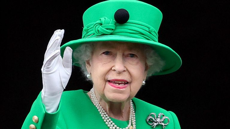 أحدث صورتين لليليبت بمفردها ومع والدتها ميجان ماركل