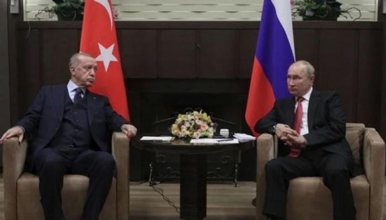 الرئيس الروسي فلاديمير بوتين ونظيره التركي