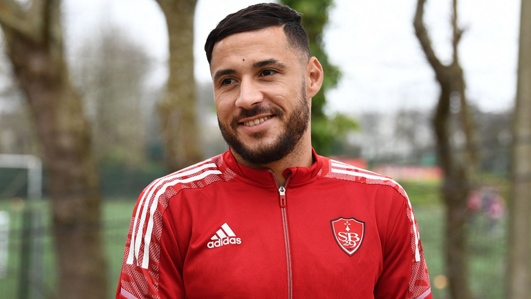 يوسف بلايلي نجم منتخب الجزائر