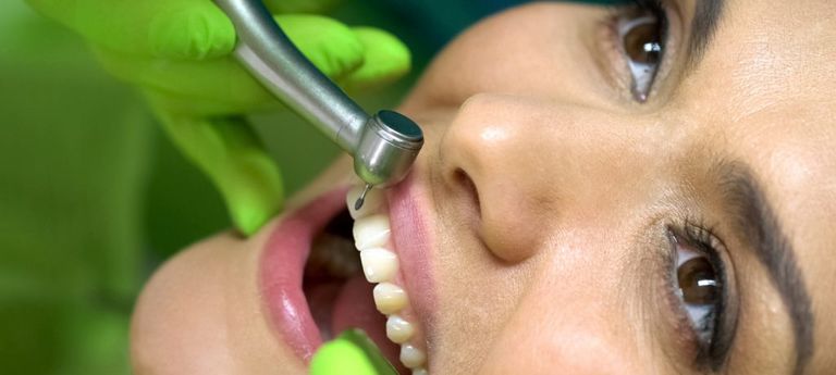 عض الأشياء الصلبة قد يؤدي لفقدان الأسنان - أرشيفية