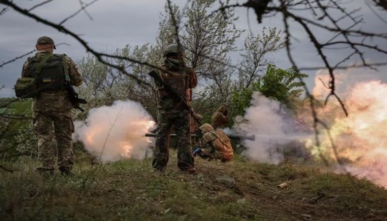 عناصر من القوات الأوكرانية على جبهات القتال- رويترز