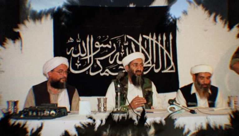 زعيم القاعدة أسامة بن لادن وبعض مساعديه