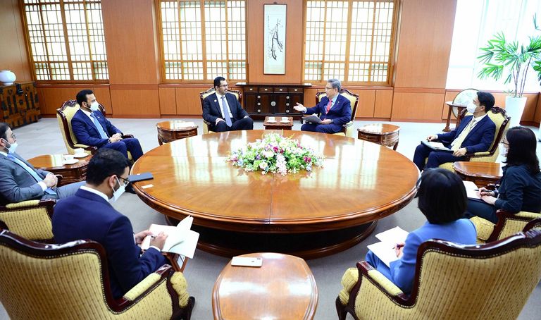 جانب من زيارة الدكتور سلطان بن أحمد الجابر إلى كوريا الجنوبية