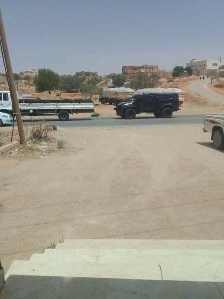 التحركات العسكرية باتجاه طرابلس دبابة تابعة لقوات الزنتان تتحرك باتجاه طرابلس