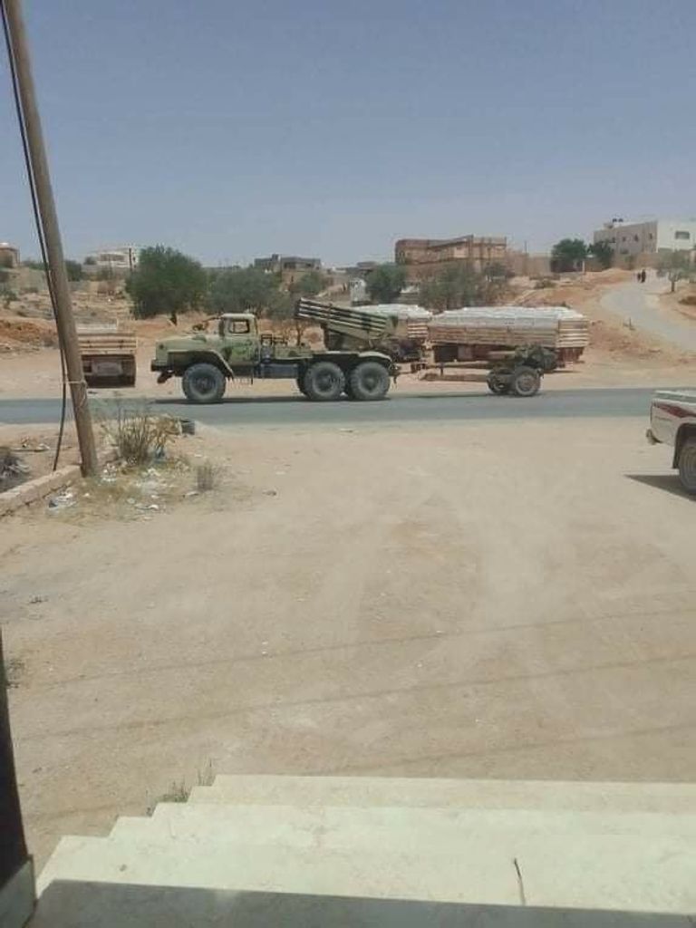 التحركات العسكرية باتجاه طرابلس دبابة تابعة لقوات الزنتان تتحرك باتجاه طرابلس