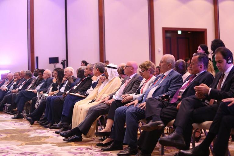 الدكتور علي النعيمي متحدثا في حوار طنجة