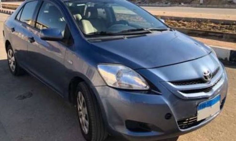 تويوتا ياريس هيونداي i10