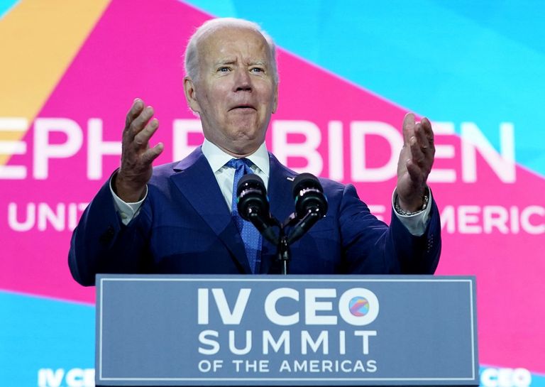 منصة قمة الأمريكتين في لوس أنجلوس- رويترز