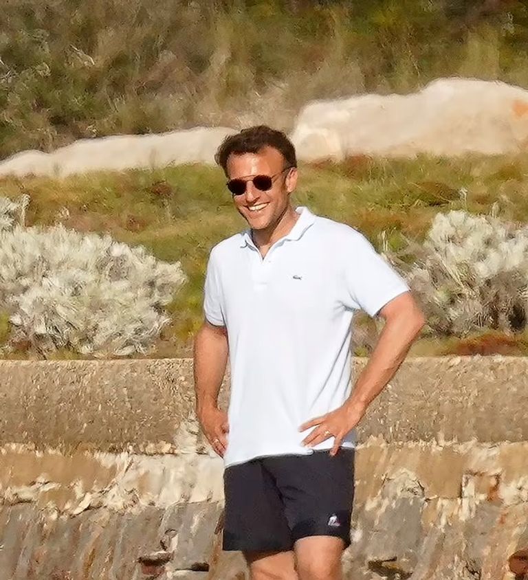 الرئيس الفرنسي وزوجته بريجيت 