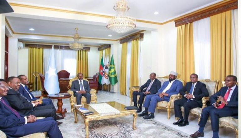 اجتماع شيخ محمود مع رؤساء الولايات الصومالية