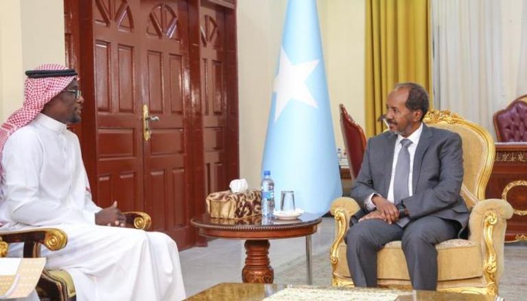 الرئيس الصومالي والسفير السعودي