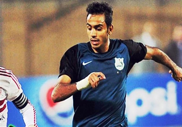 محمود كهربا لاعب الأهلي المصري
