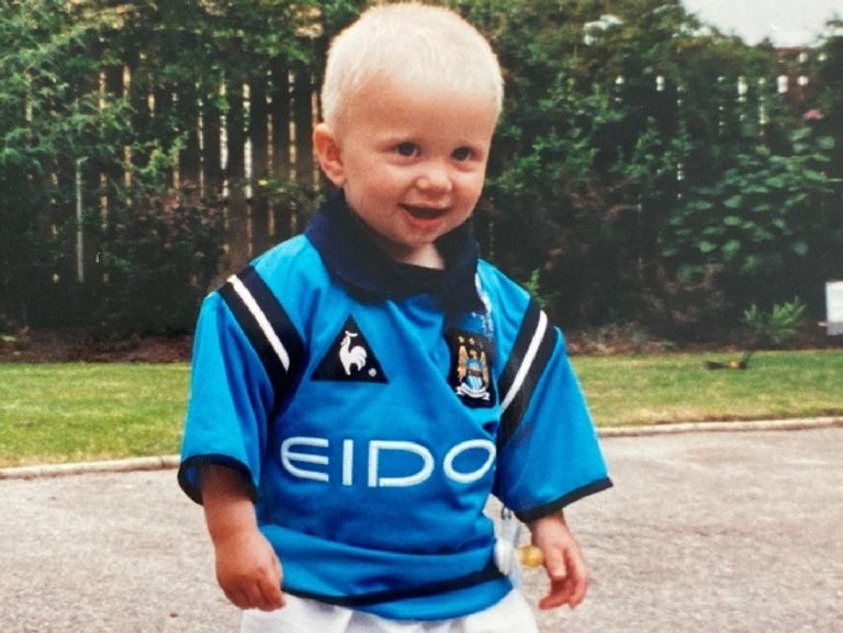 الطفل الرضيع هالاند إيرلينج هالاند مهاجم مانشستر سيتي