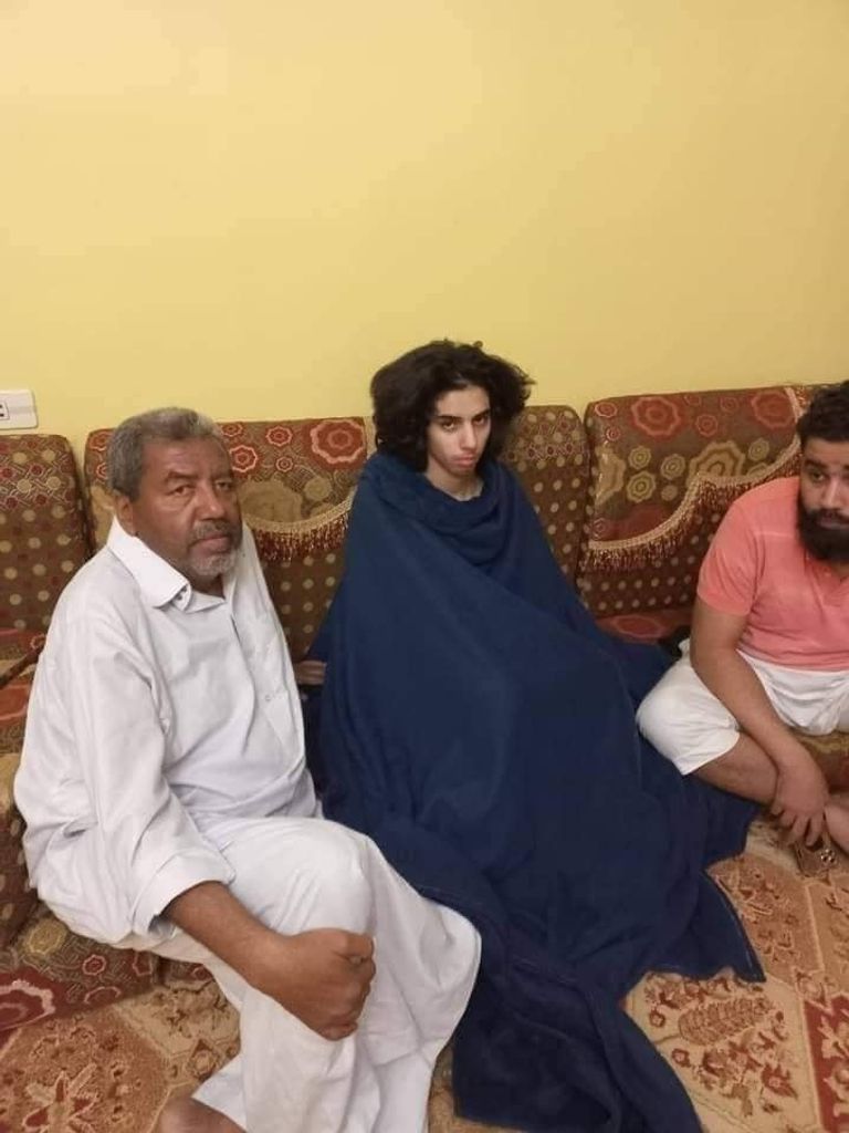 الطفل المختطف رفقة ذويه وقيادات عسكرية