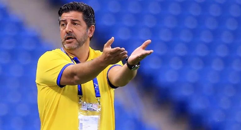 روي فيتوريا مدرب النصر السعودي السابق باتريس بوميل وكارلوس كيروش