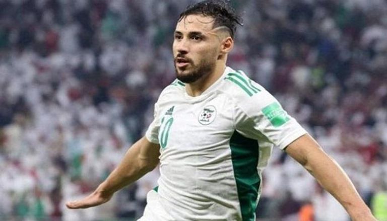 يوسف بلايلي نجم منتخب الجزائر 