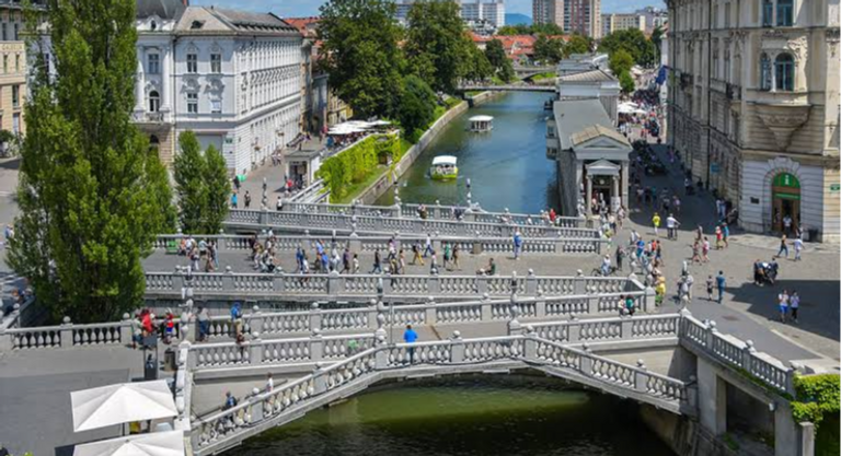 الجسر الثلاثي أحد أجمل أماكن السياحة في ليوبليانا