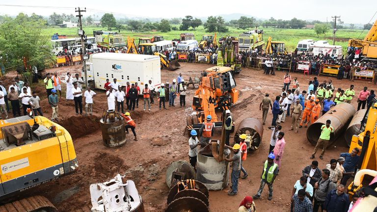 عمليات إنقاذ الطفل الهندي