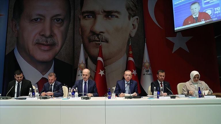 عمر تشليك متحدث العدالة والتنمية الحاكم بتركيا